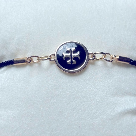 NWOT Tory Burch logo Pendant Bracelet - Picture 3 of 4